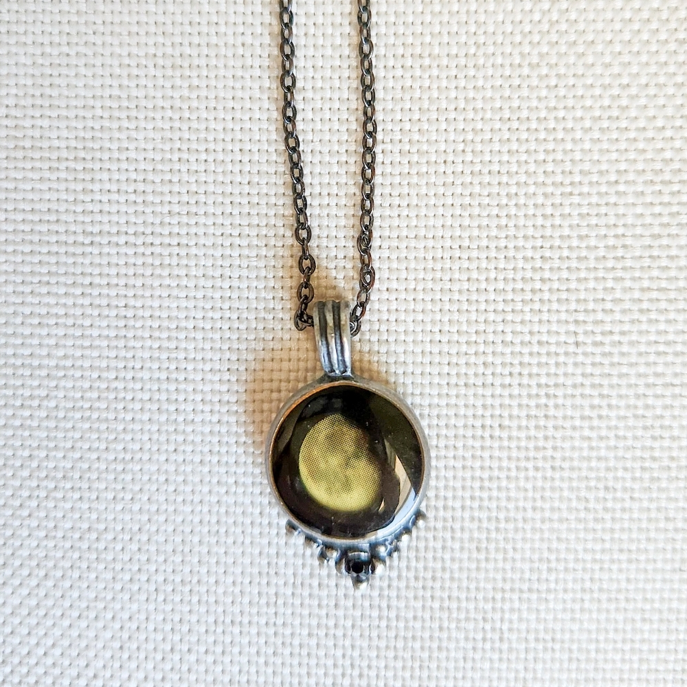 Moonglow Waning Gibbous Moon Necklace - GLOWS